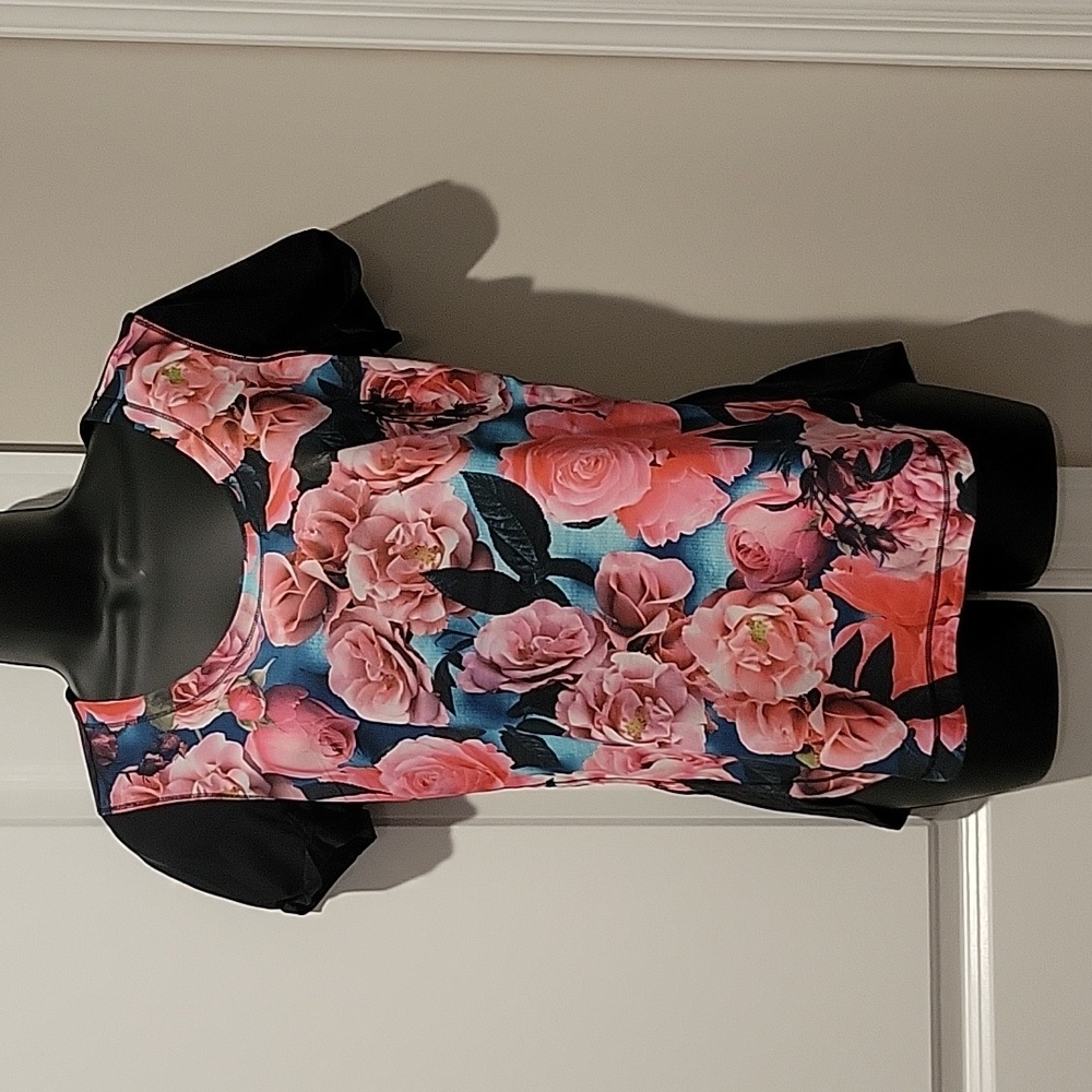 Lululemon Athletica Floral Workout Top